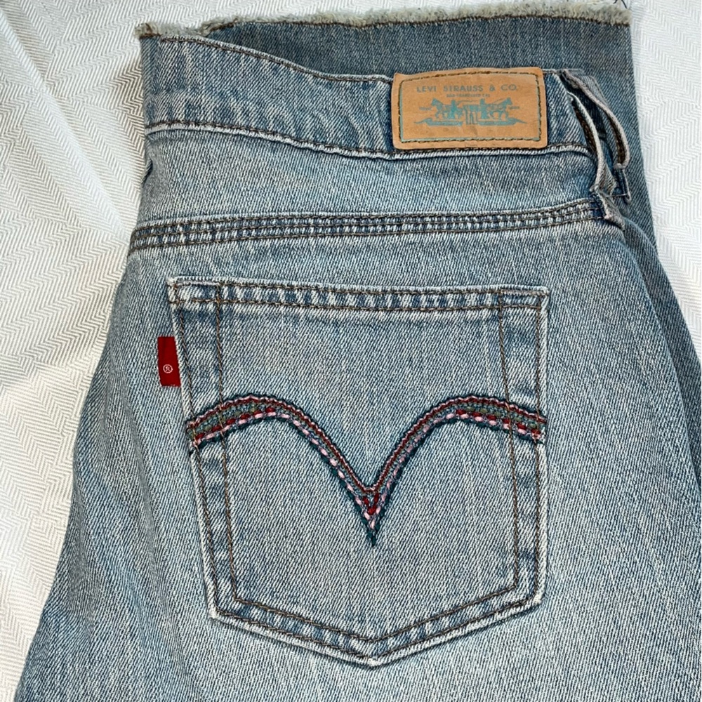 Levi’s 515 Raw Fringe Hem Jean Capris‎ Size 8